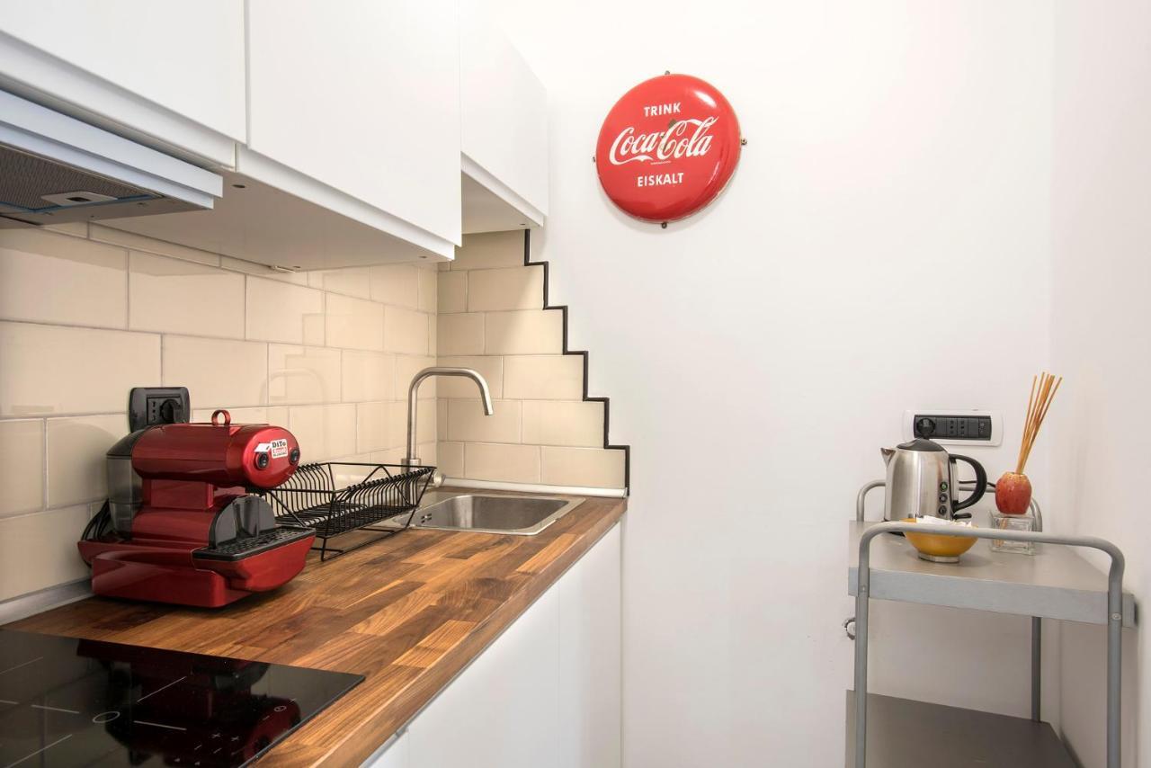 Flat Six Apartment